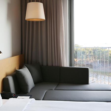 โรงแรมเนสต์ อินชอน ภายนอก รูปภาพ A room at the hotel