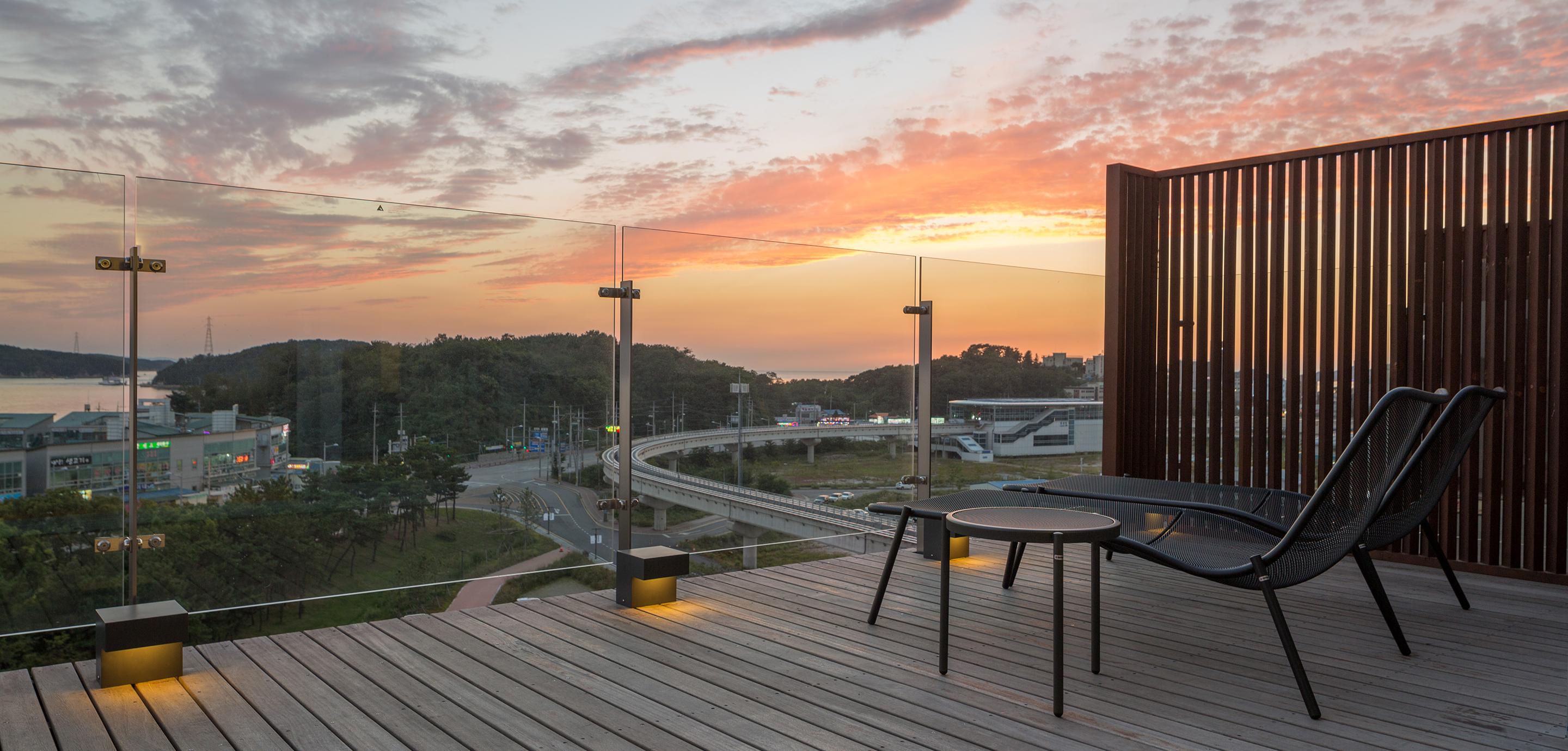 โรงแรมเนสต์ อินชอน ภายนอก รูปภาพ View from the rooftop